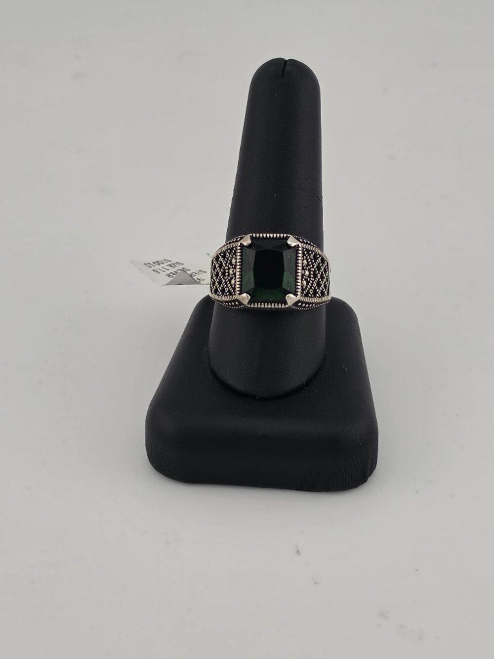 Brand New Sterling Silver 925 Green Gemstone Ring